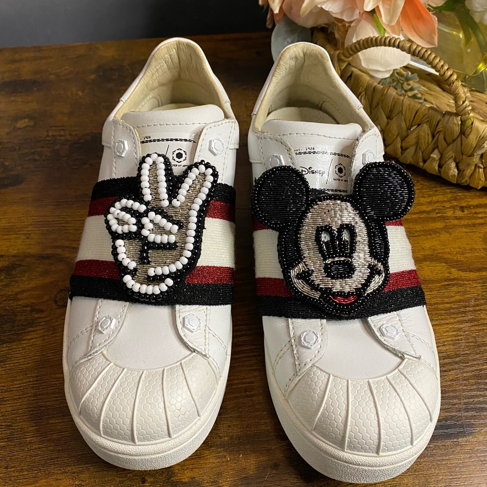 Moa Disney Mickey Louse beaded details decals Womens Shoes Size 6
